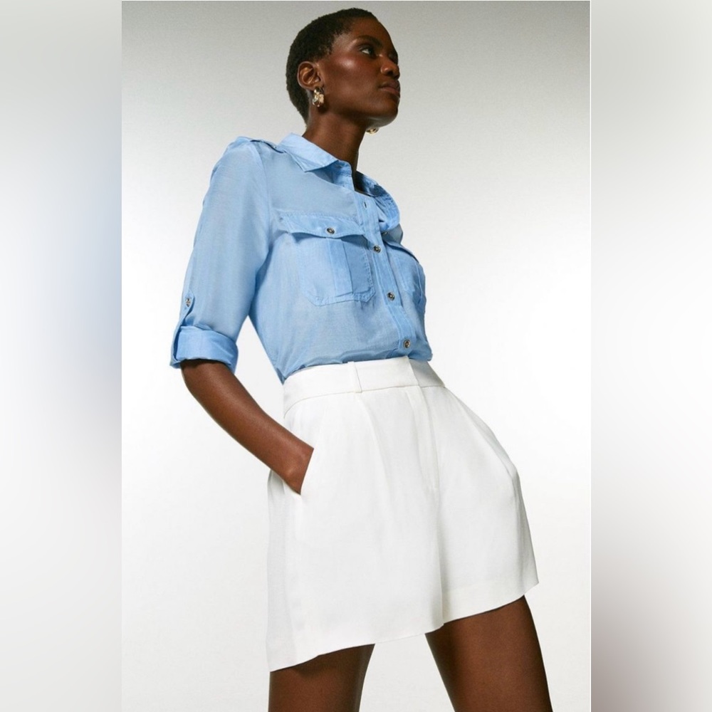Karen millen viscose satin crepe relaxed tuxedo shorts/Ivory white. Never worn